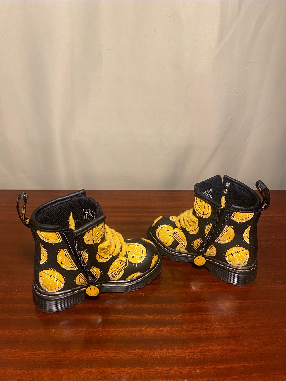 Dr. Martens 1460 x Smiley T 8-Eye Black  Combat Ankle Boots Size 7 - Picture 9 of 9